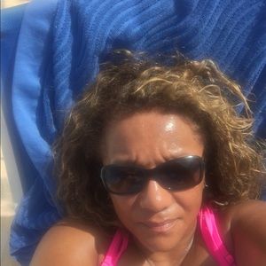 Meet your Posher, Aida